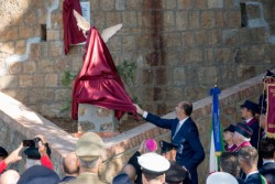 Disvelata statua San Michele Arcangelo patrono della Polizia di Stato celebrazione al Santuario di Gibilmanna