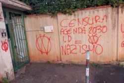 [Palermo] Scritte no vax sede Odg Sicilia, Figec: “Nessun condizionamento, stimolo per informazione libera e corretta”