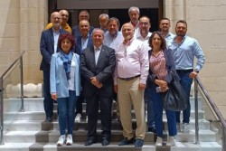 Palermo. “Ricercare sinergie e forme di cooperazione con una dimensione europea”. Questo l’obiettivo di Cgil, Cisl e Uil Sicilia e Gwu, l’organizzazione sindacale di Malta, che insieme hanno istituito il consiglio sindacale interregionale.  Le due isole includono, infatti, un importante numero di lavoratori frontalieri e transfontalieri. In Europa sono circa 1,6 milioni e di questi 
